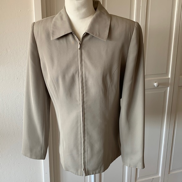 vintage GEOFFREY BEENE SPORT BEIGE ZIP UP POLYESTER JACKET - SIZE 10 - Picture 1 of 7